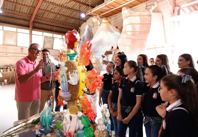 Visita oficial al taller de Pedro Espadero