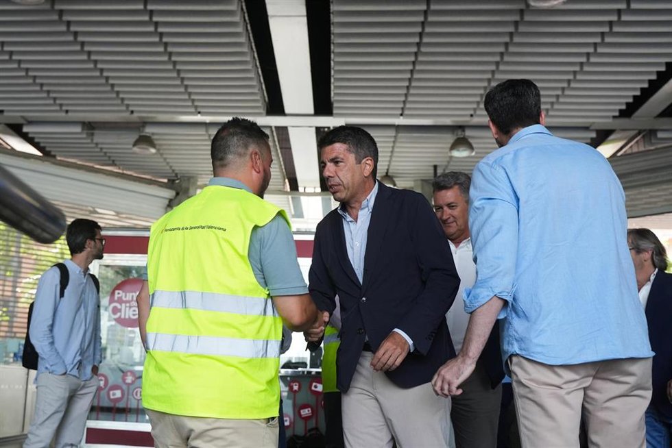 El president de la Generalitat, Carlos Mazón, realiza un recorrido en pruebas previo a la reapertura del tramo Valncia Sud-Castelló de Metrovalencia - Estación de Torrent Avinguda de Metrovalencia Avenida del Vedat, a 16 de junio de 2025, en Valencia
