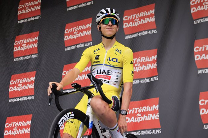 Tadej POGACAR, UAE Team Emirates - XRG, during the presentation team, during the Critérium du Dauphiné 2025, Cycling event, Stage 8, Val-d'Arc > Val-Cenis - Plateau du Mont-Cenis (133,3 Km) on 15 June 2025 in Val-Cenis, France - Photo Stefano Cavasino / D