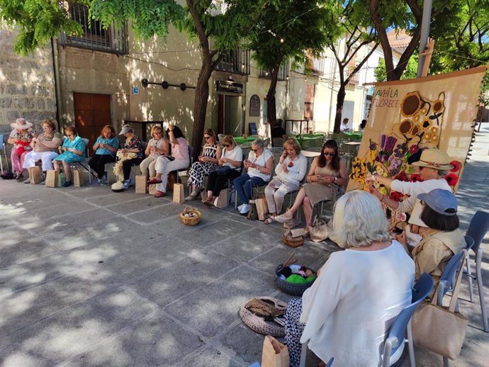 Ávila acoge este sábado un evento solidario en el que se tejerá a mano prendas de lana para 'Mensajeros por la Paz'