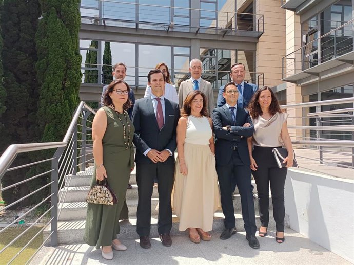 Helena Ruiz junto al resto de miembros de su junta de gobierno