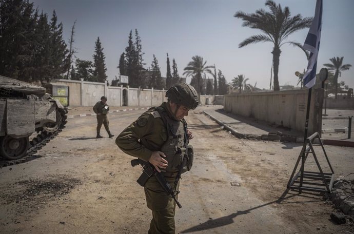 08 June 2025, Palestinian Territories, Khan Yunis: IDF Spokesperson Effie Defrin is pictured at the European Hospital in Khan Yunis, where the Israeli military discovered a tunnel believed to be the site of Hamas military chief Muhammad Sinwar's death las