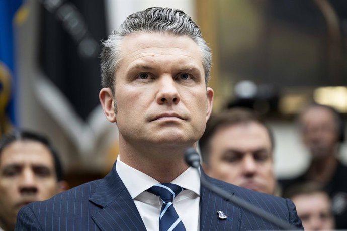12 de junho de 2025, Washington, Distrito de Columbia, EUA: Secretário de Defesa dos EUA, PETE HEGSETH, falando em uma audiência do Comitê de Serviços Armados da Câmara no Capitólio dos EUA em Washington, D.C.