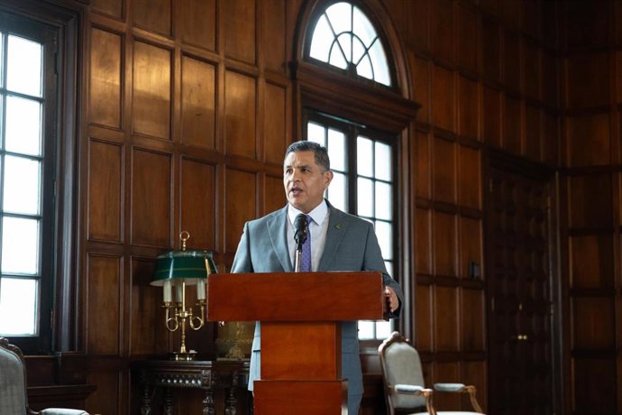 El nuevo embajador de Colombia en el Estado palestino, Jorge Iván Ospina, en su toma de posesión