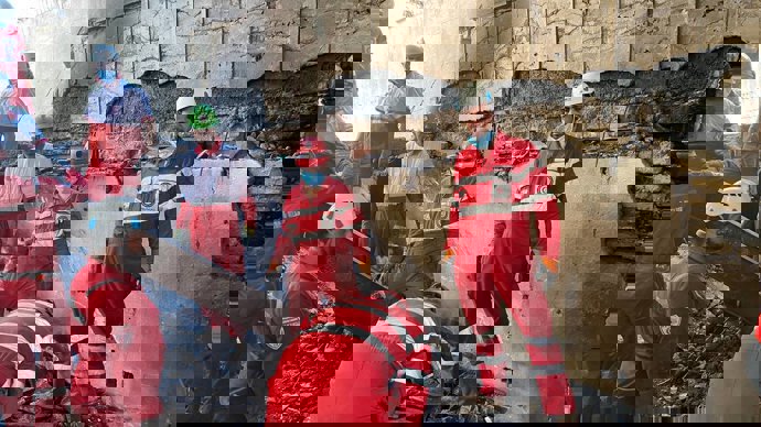 17 June 2025, Iran, Teheran: Iranian rescue teams work outside a building that was hit by an Israeli air strike on Teheran, amidst escalating retaliatory attacks between the two countries. Photo: Ircs/ZUMA Press Wire/dpa