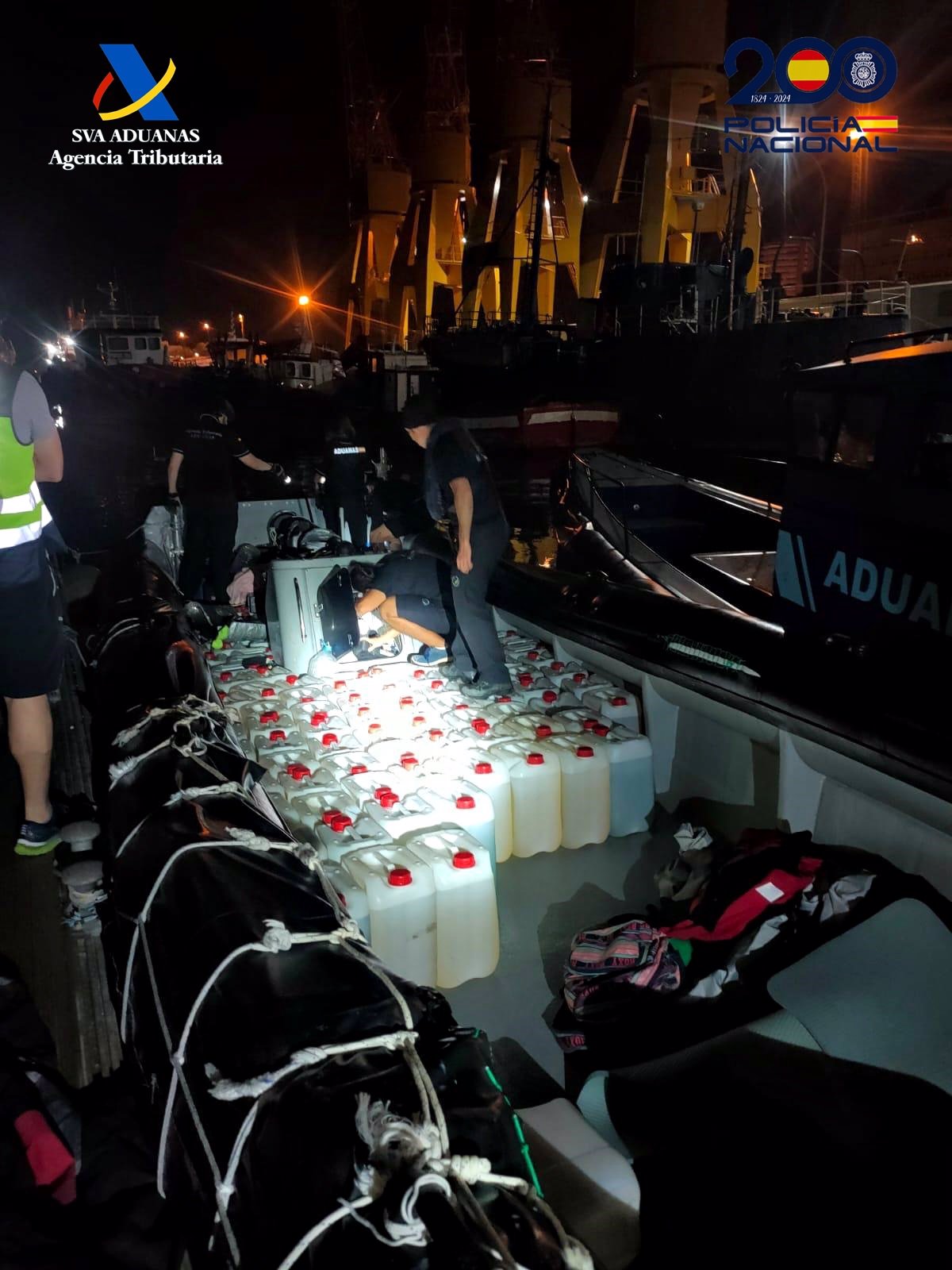 Intervenidos en la costa de Huelva 3.250 litros de combustible y una narcolancha y detenidos sus dos tripulantes