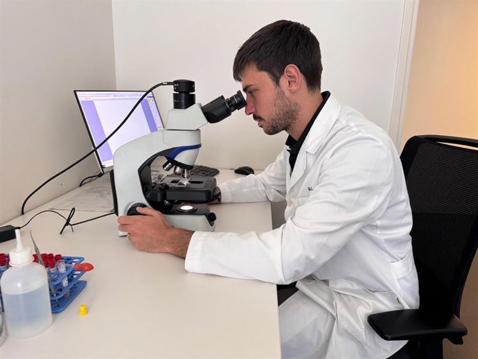 El investigador de la UGR Ramón López Gijón