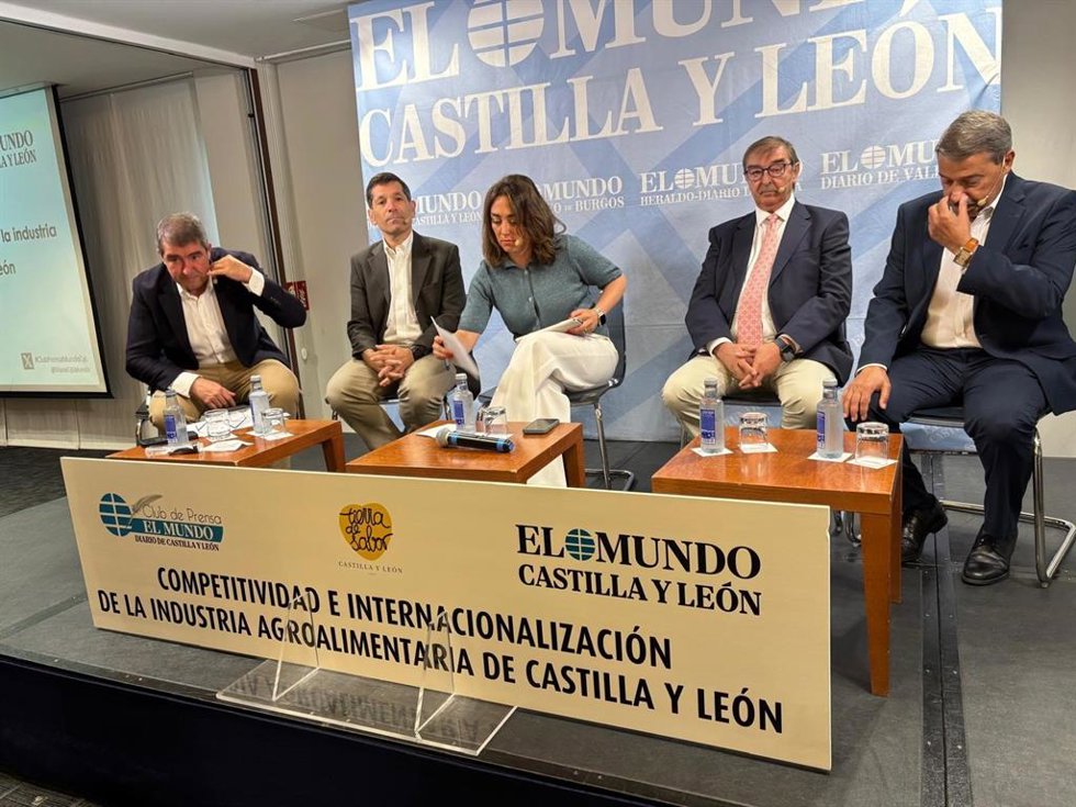 La consejera de Agricultura y Ganadería, María González Corral, en un foro organizado por El Mundo-Diario de Valladolid