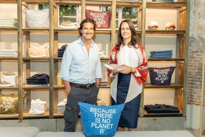 El presidente y fundador de Ecoalf, Javier Goyeneche; y la 'managing partner' de Impact Bridge, Maria Samoilova.