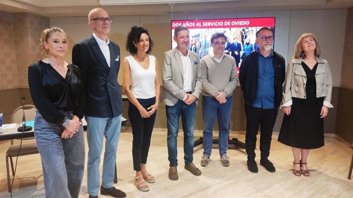 Grupo municipal socialista en el Oviedo.