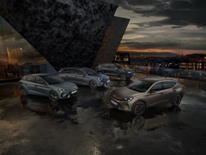 La grama Black Edition de los modelos Formentor, León y León Sportstourer de Cupra.