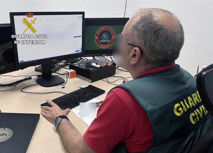 La Guardia Civil desmantela un grupo criminal que estafó más de 100.000 euros a una empresa de la comarca del Noroeste
