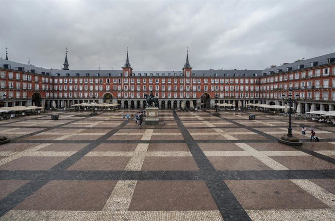 Archivo - Plaza Mayor de Madrid, a 4 de septiembre de 2023, en Madrid (España). 