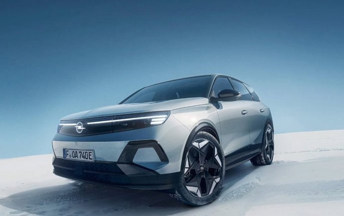 Opel abre los pedidos del Grandland Electric AWD Ultimate, disponible desde 57.650 euros