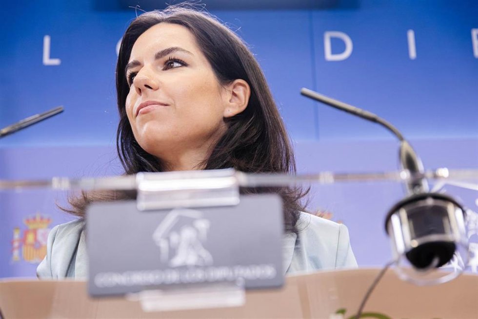 Archivo - La diputada de VOX María José Rodríguez de Millán durante una rueda de prensa anterior a la reunión de la Junta de Portavoces, en el Congreso de los Diputados, a 14 de septiembre de 2023, en Madrid (España).