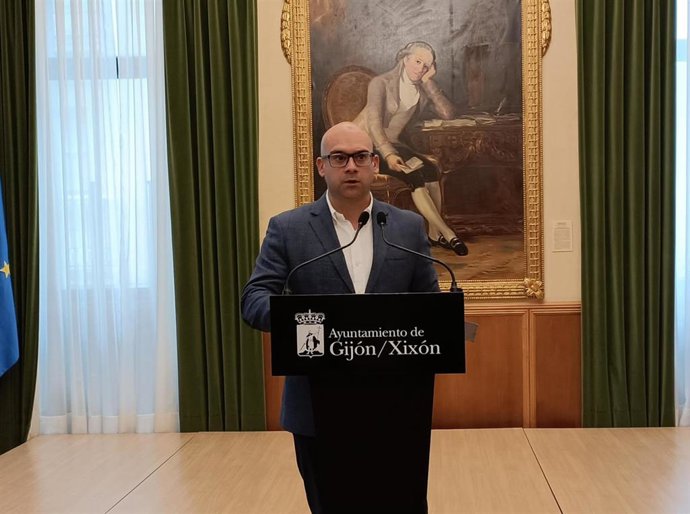 Archivo -  Jesús Martínez Salvador (Foro), portavoz de Foro en el Consistorio gijonés y edil de Urbanismo y Festejos.