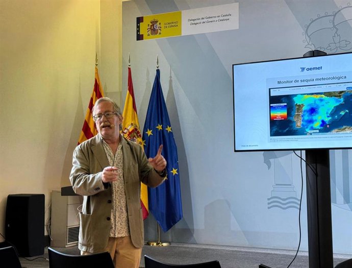 El delegado territorial de la Aemet en Catalunya, Ramón Pascual, en la rueda de prensa de este martes