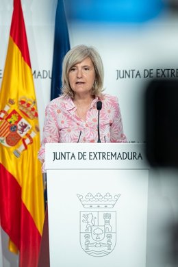 La portavoz de la Junta de Extremadura, Victoria Bazaga, en rueda de prensa en Mérida