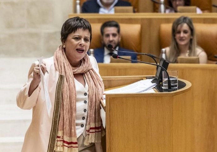 La diputada de IU, Henar Moreno, en un pleno del Parlamento