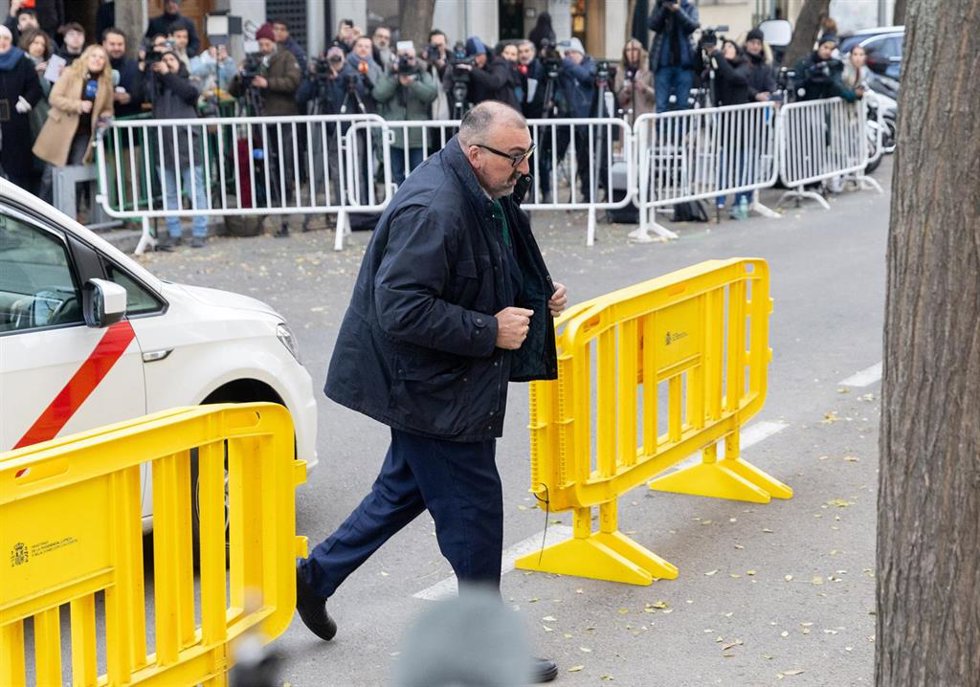 Archivo - El exasesor del exministro José Luis Ábalos, Koldo García, llega al Tribunal Supremo para declarar, a 17 de diciembre de 2024, en Madrid (España).