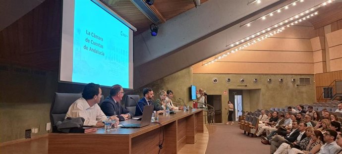 Reunión de la Cámara de Cuentas de Andalucía con ayuntamientos de Huelva.
