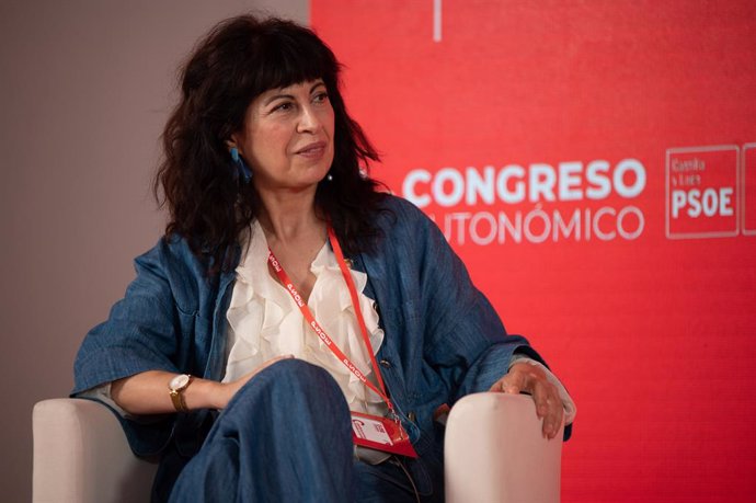 Archivo - La ministra de Igualdad, Ana Redondo, durante el ágora 'Igualdad para transformar Castilla y León: un compromiso feminista por la cohesión social y territorial', dentro del 15º Congreso Socialista de Castilla y León, en el Teatro Ortega, a 22 de