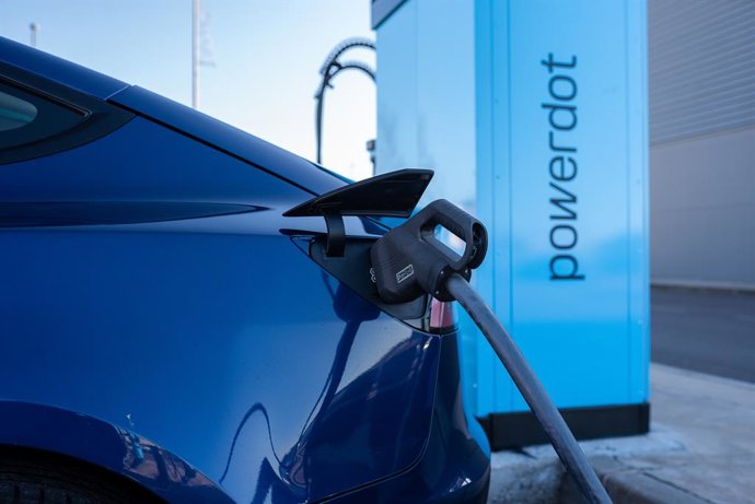 Archivo - Powerdot - Estación Parque Comercial El Golf (Talavera de la Reina, Toledo).