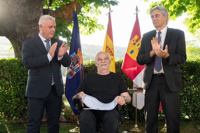 Martín Caparrós recoge el XIII premio internacional de periodismo 'Cátedra Manu Leguineche' en Brihuega.
