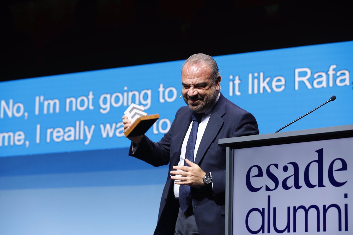 Escarrer recibe el premio Esade ensalzando la fuerza de los valores familiares y el liderazgo con propósito