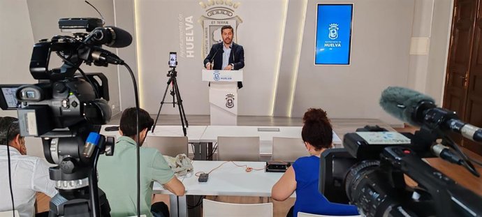 El portavoz del PSOE en el Ayuntamiento de Huelva, Francisco Baluffo.