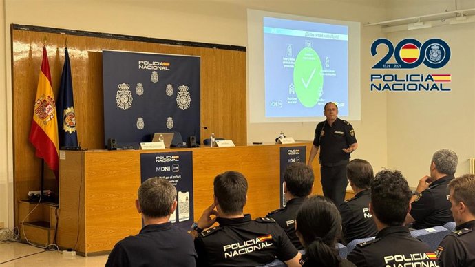 Presentación de la aplicación 'MiDNI' en Logroño