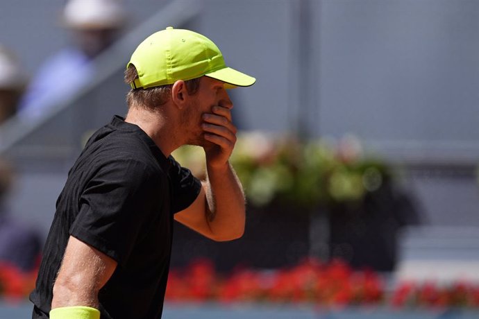 Archivo - Alejandro Davidovich Fokina of Spain laments against Alexander Zverev of Germany during the Mutua Madrid Open 2025, ATP Masters 1000 and WTA 1000 tennis tournament, celebrated at Caja Magica on April 27, 2025 in Madrid, Spain.