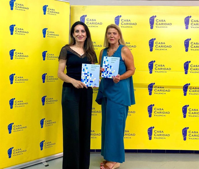 La presidenta de Casa Caridad, Elena Sánchez, y la directora gerente, Guadalupe Ferrer
