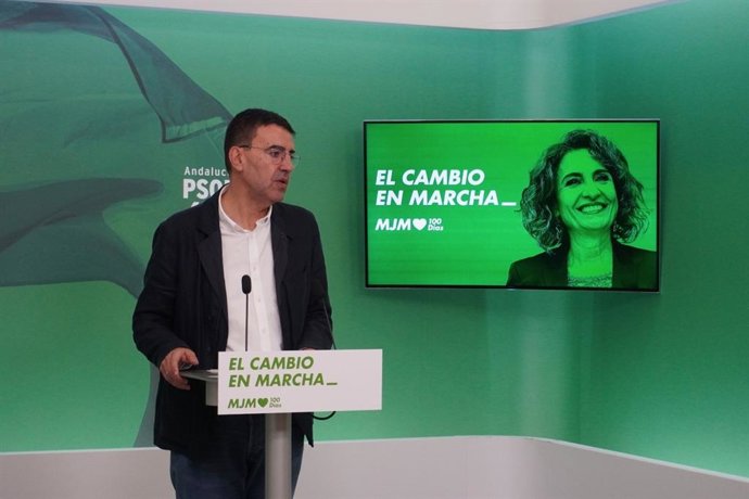 El portavoz de Presidencia del PSOE-A, Mario Jiménez, en rueda de prensa.