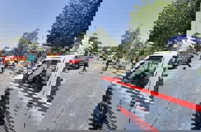 Servicios de emergencia tras un ataque israelí en Isfahán, Irán