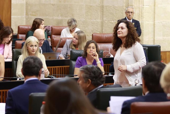 La portavoz del grupo Por Andalucía, Inma Nieto, interviene durante el debate de política general en el Pleno del Parlamento andaluz el 12 de junio de 2025. (Foto de archivo).