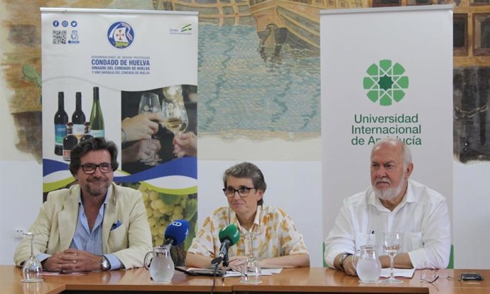 Presentación del curso de la UNIA 'Del Terruño a la mesa: vinos y vinagres del Condado de Huelva con sabor a Doñana'.