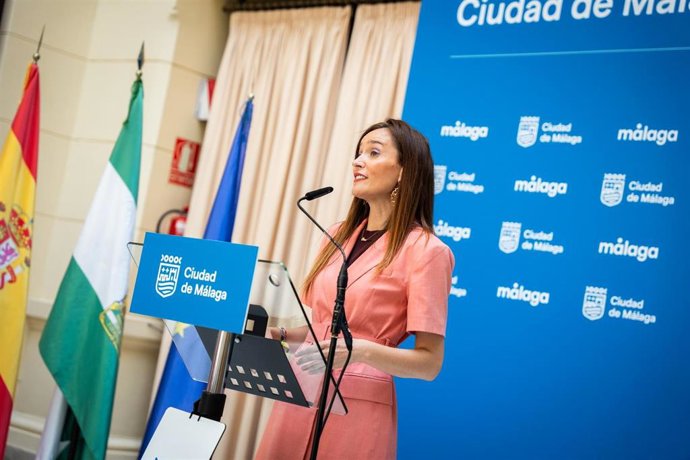 La concejala delegada de Comercio, Vía Pública y Fomento de la Actividad Empresarial, Elisa Pérez de Siles,en rueda de prensa