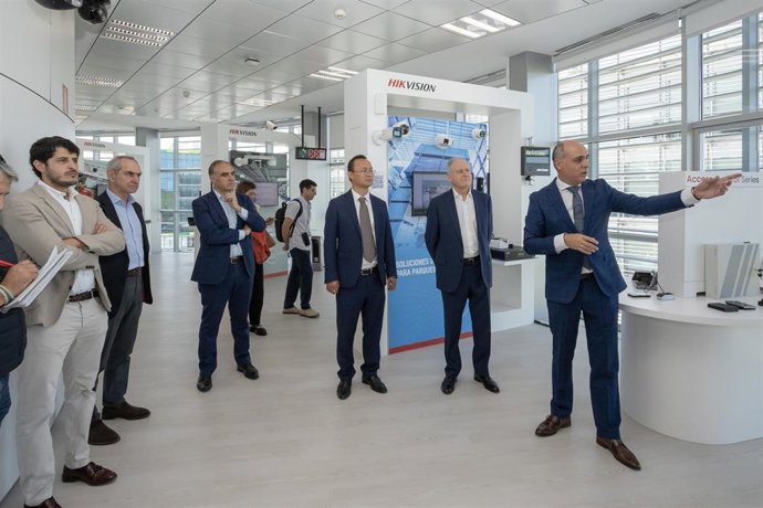 Inauguración del hub tecnológico de Hikvision en la Torre Xtela del PCTCAN