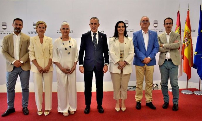 El alcalde de Puertollano (Ciudad Real), Miguel Ángel Ruiz, y el equipo de Gobierno.
