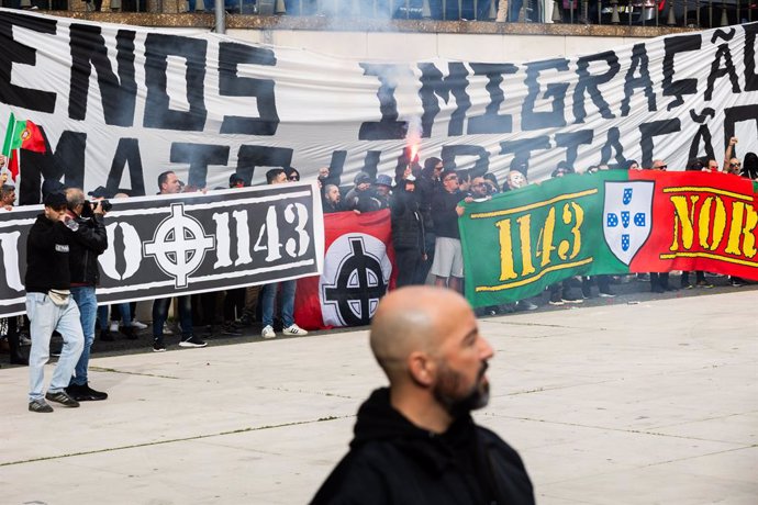 Archivo - April 6, 2024, Porto, Portugal: A group of anti-immigration sympathizers seen during a far-right protest in the streets of Porto. Around two hundred far-right protesters demonstrated in Porto against immigration. The protest was led by Mário Mac