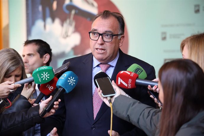 Archivo - El consejero de Turismo, Cultura y Deporte, Arturo Bernal.