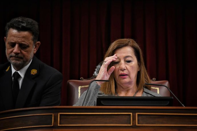 Archivo - Arquivo - A Presidente do Congresso, Francina Armengol, fala durante uma sessão plenária no Congresso dos Deputados, em 17 de dezembro de 2024, em Madri (Espanha). A sessão plenária do Congresso começa nesta tarde com o debate sobre a consideraç