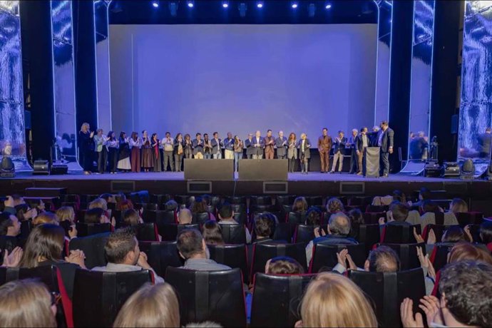 ¿Qué tienen estos líderes que todos los quieren en su vida?