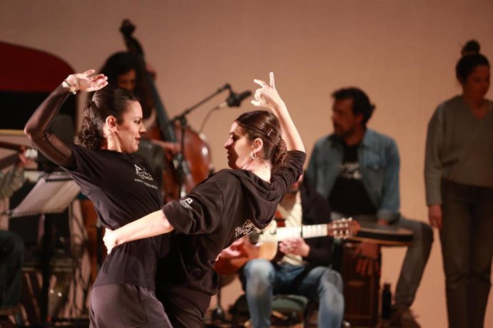 Archivo - Ensayo general del espectáculo 'Origen. La semilla de los tiempos', del Ballet Flamenco de Andalucía. A 14 de abril de 2025. en Sevilla (Andalucía, España). La consejera de Cultura y Deporte, Patricia del Pozo, ha asistido en el Teatro Central a