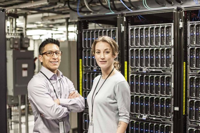 La Universidad Complutense y DXC Technology lanzan un Máster en Cloud Computing e Inteligencia Artificial