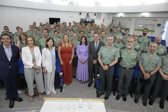 La directora general de la Guardia Civil, Mercedes González, ha clausurado este martes la V edición de "Talentia 360. Mujeres directivas", un curso dirigido a las mujeres en la Guardia Civil para impulsar su liderazgo, promoción profesional y visibilizar