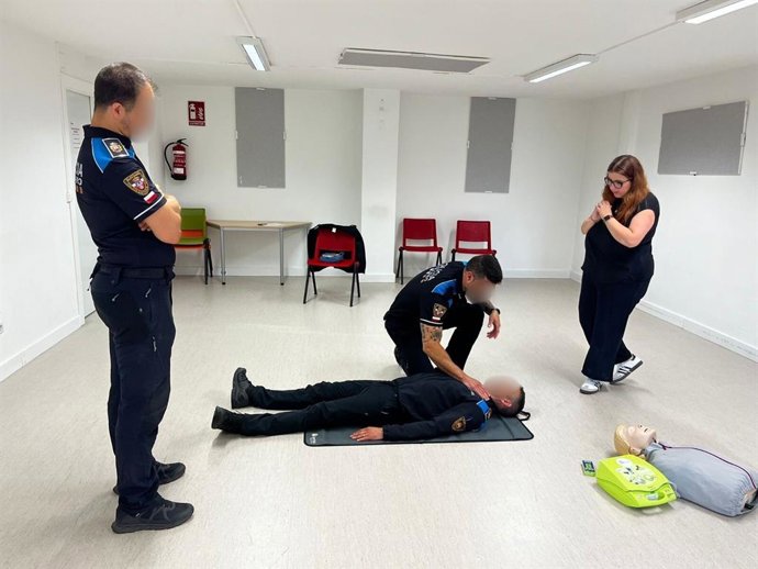 La Policía de Astillero se forma en técnicas de reanimación cardiopulmonar