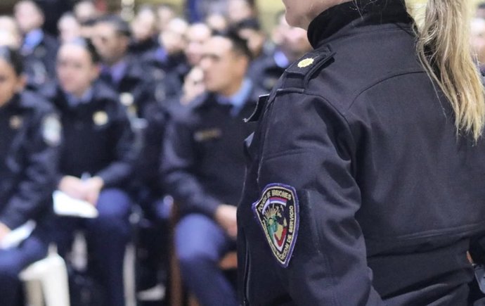 Archivo - Imagen de archivo de una agente de la Policía de Argentina.