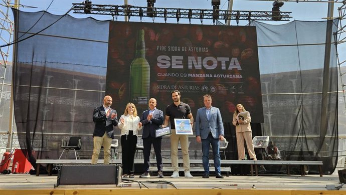 El deportista olímpicu Saúl Craviotto, embaxador de la Sidra d'Asturies 2025.